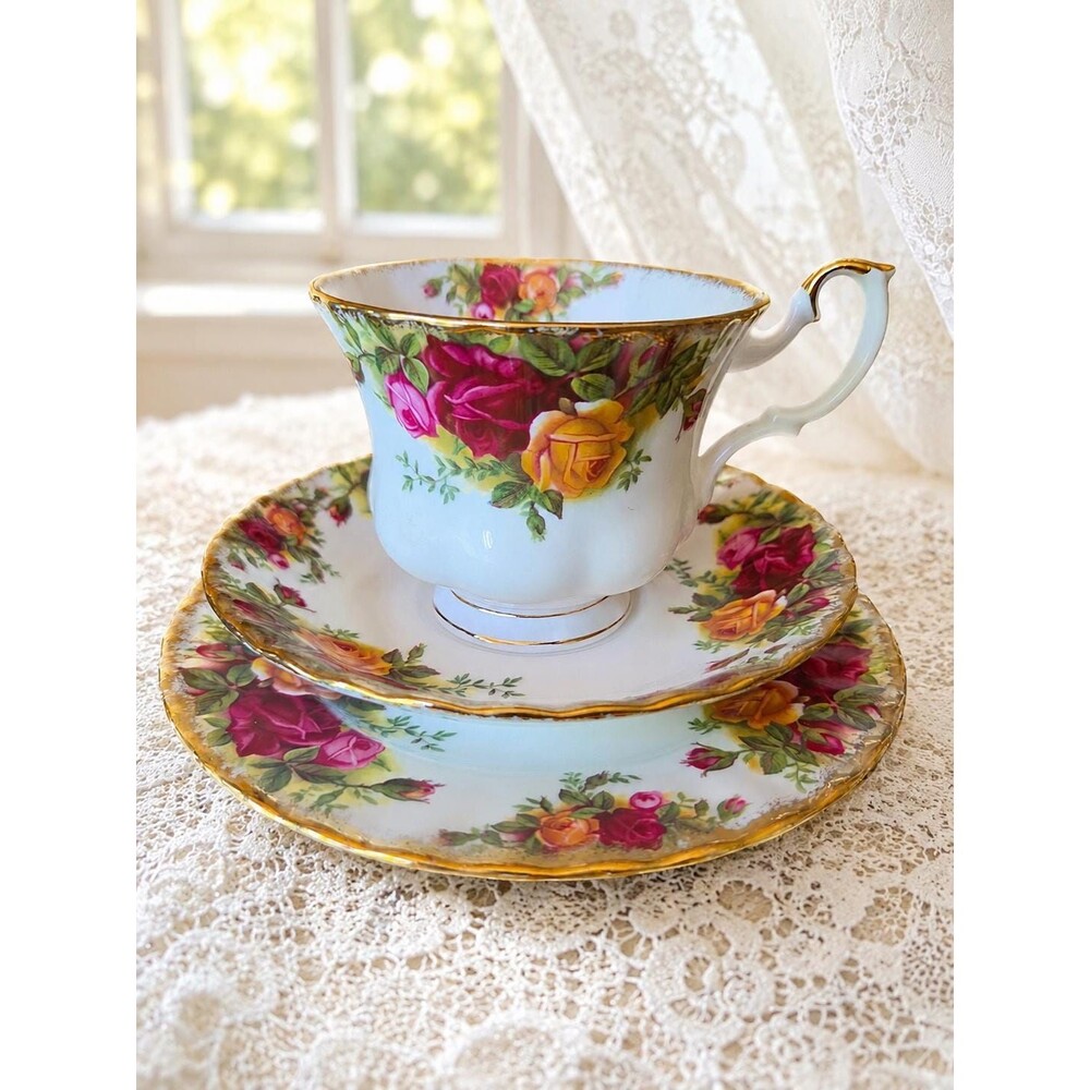 Vintage Royal Albert Old Country Roses Trio